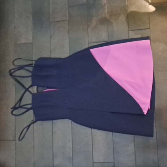 BCBGMaxAzria Linzee dress size 4 - Picture 6 of 9